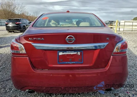 2015 Nissan Altima 2.5 z USA, uszkodzony, nr VIN 1N4AL3AP9FC108638